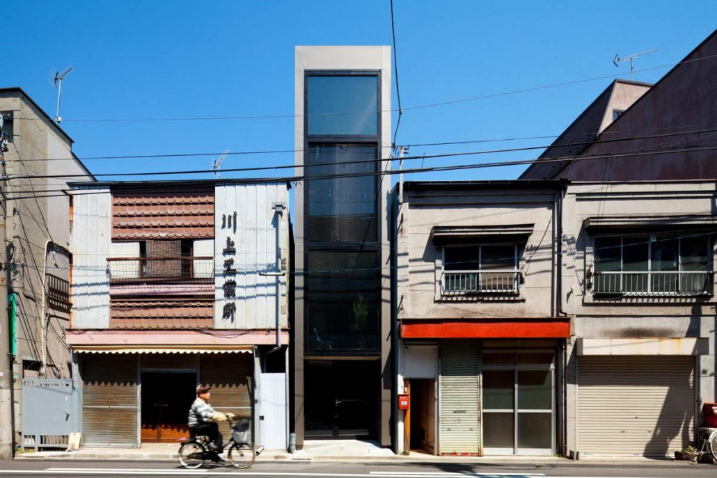Узкий дом в Японии