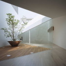 Холм в доме (A Hill on a House) в Японии от Yuko Nagayama & Associates.