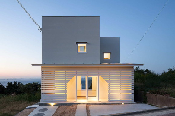 Дом на острове (House on Awaji Island) в Японии от IZUE.