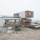 Дом Гольф (Casa Golf) в Аргентине от Luciano Kruk Arquitectos.