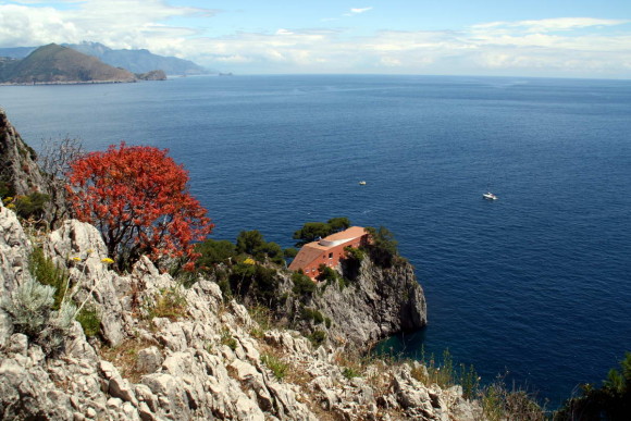 Вилла Малапарте (Villa Malaparte) в Италии от Адальберто Либера (Adalberto Libera).