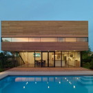 Дом с бассейном (Srygley Pool House) в США от Marlon Blackwell Architect.