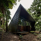 Дом на мысе Скорби (Cape Tribulation House) в Австралии от M3 architecture.