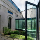 Дом из конюшни (Flynn Mews House) в Ирландии от Lorcan O’Herlihy Architects (LOHA).