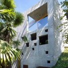 Бетонный дом (Concrete House) в Швейцарии от Wespi de Meuron Romeo Architects.