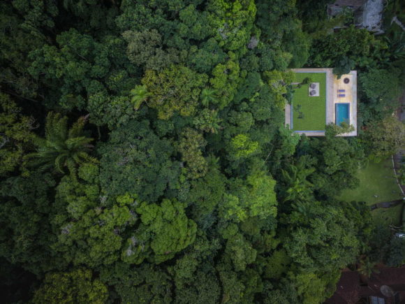 Дом в джунглях (Jungle House) в Бразилии от Studio MK27 - Marcio Kogan + Samanta Cafardo.