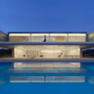 Алюминиевый дом (Aluminum House) в Испании от Fran Silvestre Arquitectos.