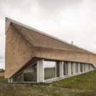    (Dune House)    ARCHISPEKTRAS.