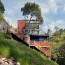 Дом на склоне (Hillside House) в США от Zack de Vito Architecture + Construction.