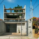 Загородный дом на узком участке в Бразилии