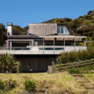Дом Rawhiti Bach в Новой Зеландии от Studio Pacific Architecture.