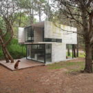 Дом H3 (H3 House) в Аргентине от Luciano Kruk.