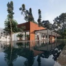 Дом BRG (BRG House) в Индонезии от Tan Tik Lam Architects.