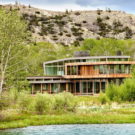 Дом Big Timber Riverside в США от Hughes Umbanhowar Architects.