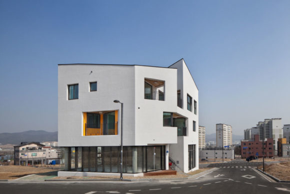 Дом с тремя квартирами в Корее