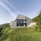 Дом для одной семьи (Single Family House) в Швейцарии от Dost.