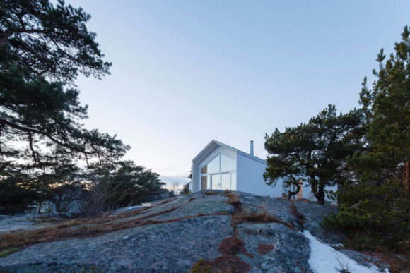 Дом на скале в Финляндии