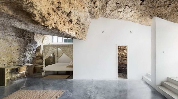 Дом в пещере (House Cave) в Испании от UMMO Estudio.