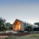 Дом Филипе Сараива (House Filipe Saraiva) в Португалии от Filipe Saraiva Arquitectos.