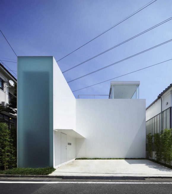 Дом с двором в Японии