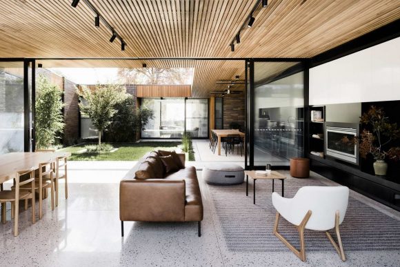 Дом в двором (Courtyard House) в Австралии от FIGR Architecture & Design.