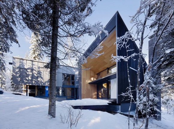 Лесной дом на лыжном курорте в Канаде