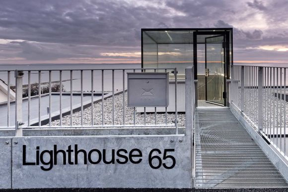 Дом-маяк 65 (Lighthouse 65) в Англии от AR Design Studio.