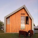 Сарай «Ласточкины поля» (Swallowfield Barn) в Канаде от Motiv architects.
