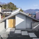 Дом в Охуе (House in Ohue) в Японии от Daisaku Hanamoto Architect & Associates.