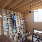 Дом «Книжная полка» (Bookshelf House) в Японии от Shinsuke Fujii Architects.