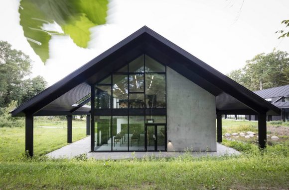 Охотничий дом (House of Hunting) в Дании от Arkitema Architects.
