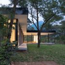 Дом среди сосен во Вьетнаме от Idee architects.