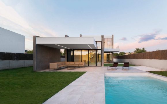 Скользящий дом в Испании от Ruben Muedra Estudio de Arquitectura.