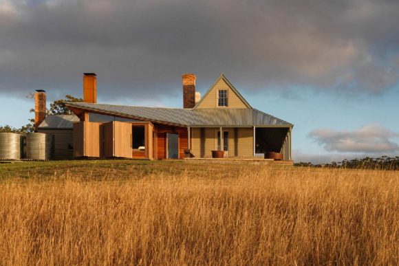 Коттедж Капитана Келли в Австралии от John Wardle Architects.