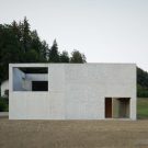 Дом для нескольких поколений в Швейцарии от Gautschi Lenzin Schenker Architects.
