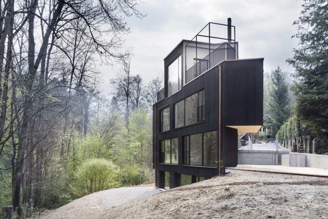 Дом на две семьи в Швейцарии от Angela Waibel и Hajnoczky.Zanchetta Architekten.