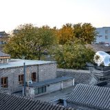 Сюрреалистические пузыри на крыше дома в Пекине