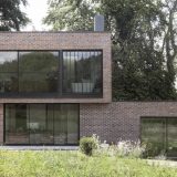 Кирпичный модернистский дом в Англии