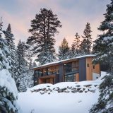 Лесной дом на живописном склоне в Калифорнии