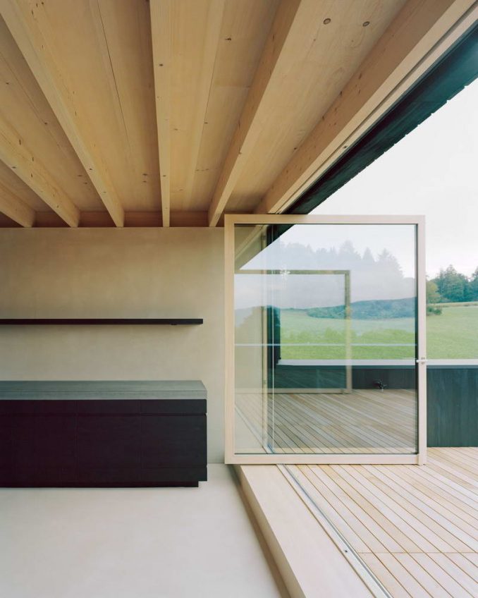 Кубический деревянный дом в Австрии 