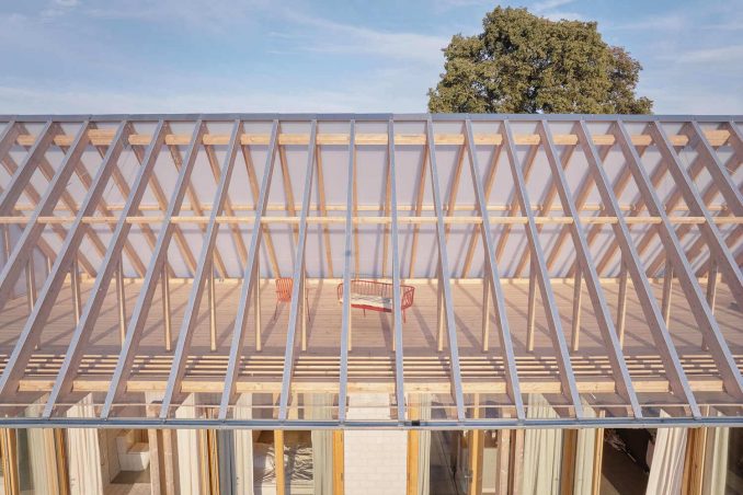 Дом с прозрачной крышей в Германии 