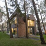 Дом в сосновом лесу на берегу Балтийского моря в Литве