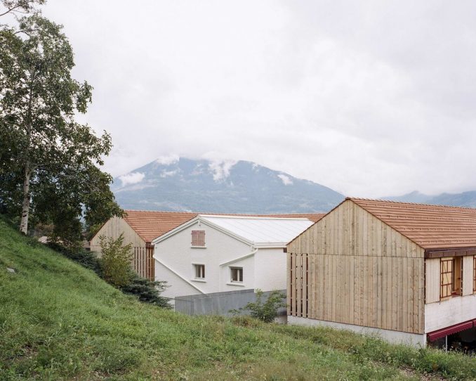 Дом для трёх внуков вокруг дома своего деда в Швейцарии