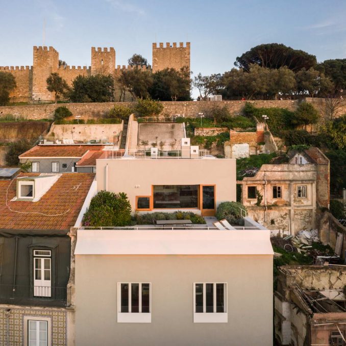 Удивительный городской дом в Португалии 