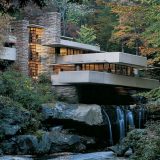 «Дом над водопадом» («Fallingwater»), архитектор Фрэнк Ллойд Райт (Frank Lloyd Wright).