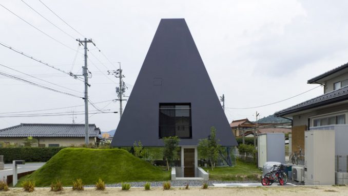 Back pyramid in Saijo 11