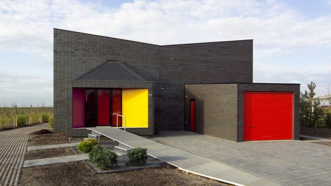 House M 1