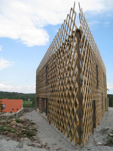Треугольный дом в Швеции
