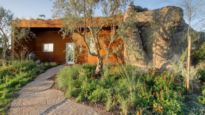 Joshua Tree Boulder House 2
