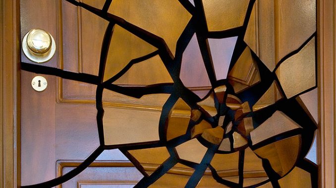 wood-modern-art-door 2